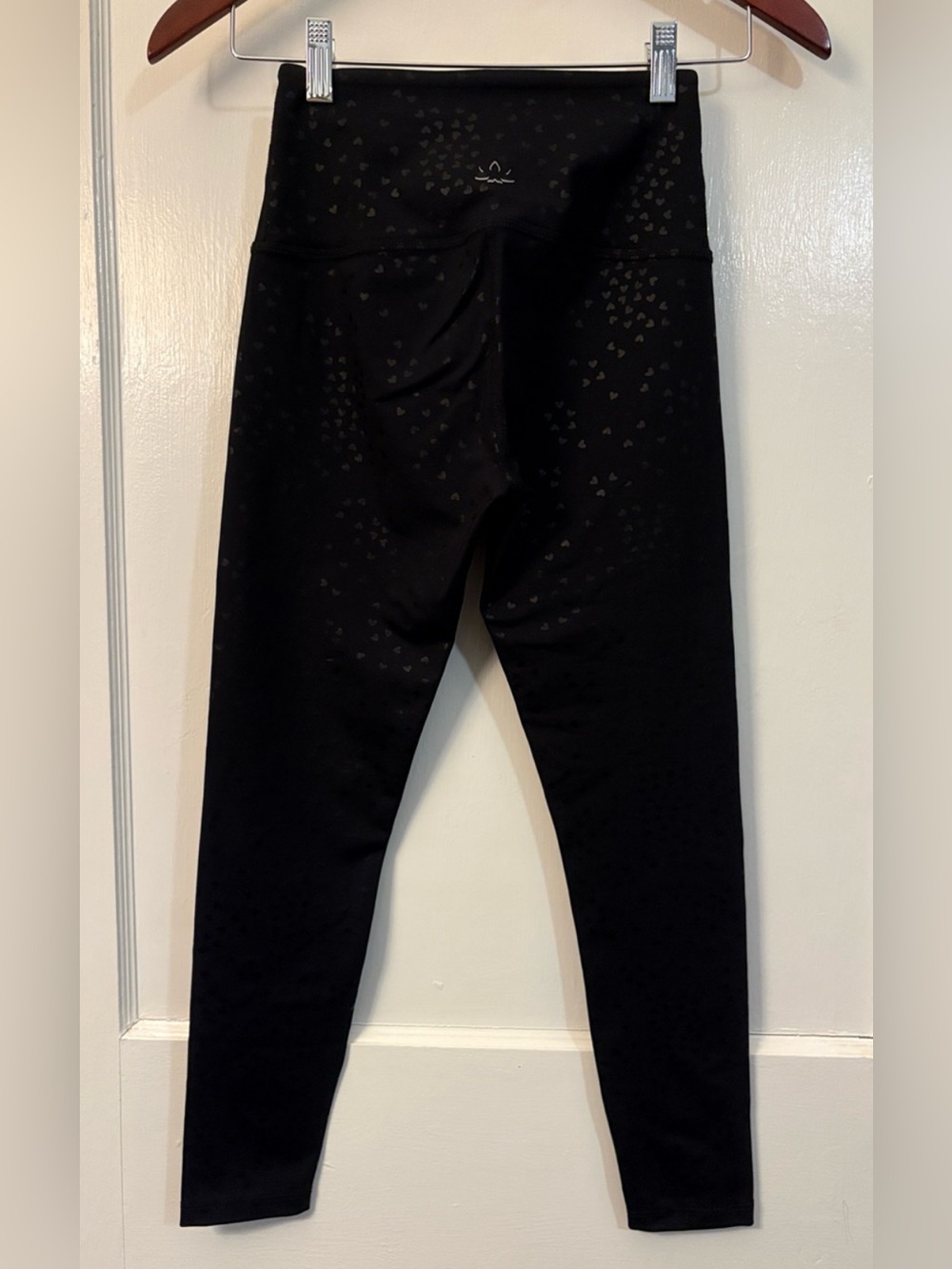 Beyond Yoga Hearts Midi High Rise Black Leggings Women’s Small